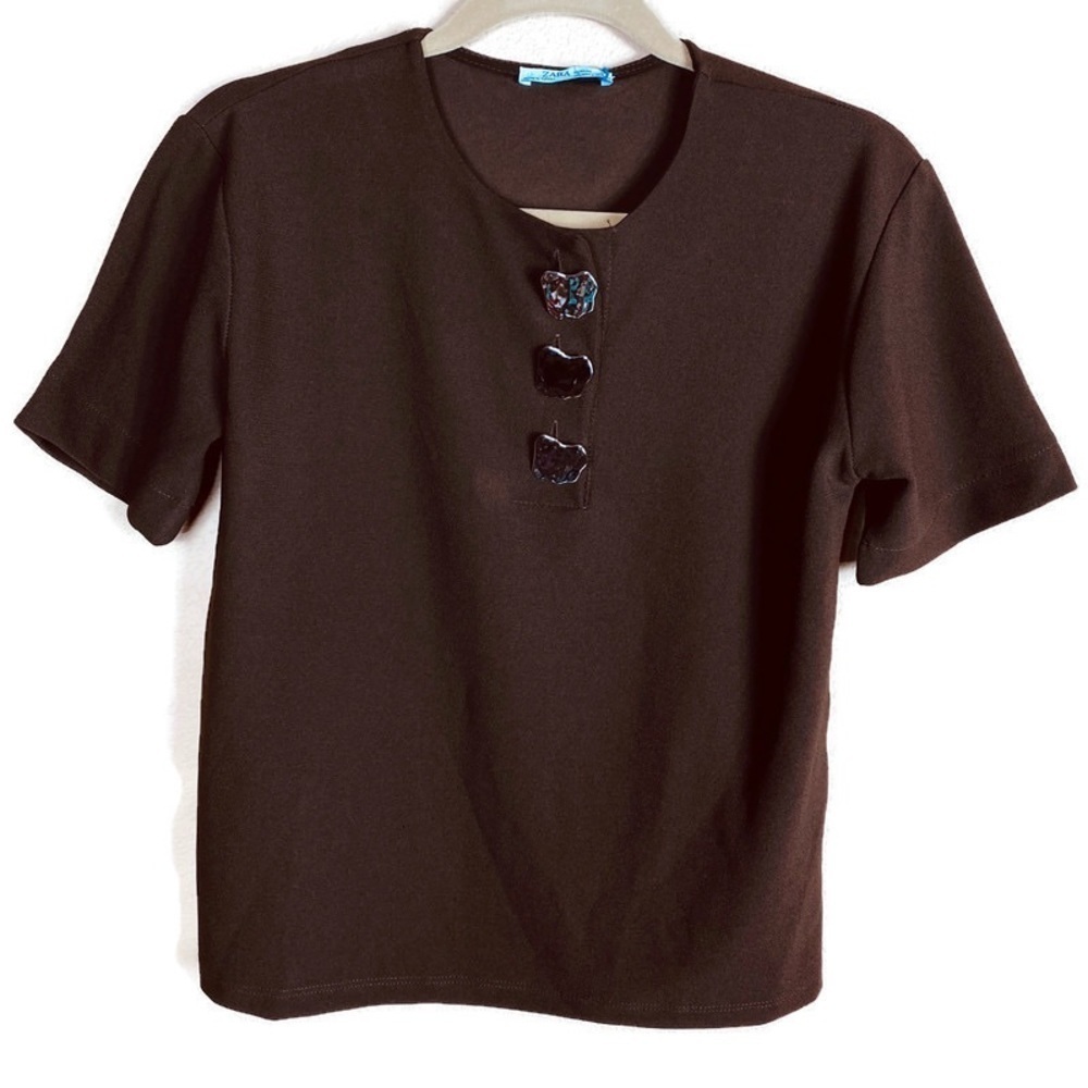 Zara Top Round Neck Short Sleeve Silver Buttons Minimalist Boho